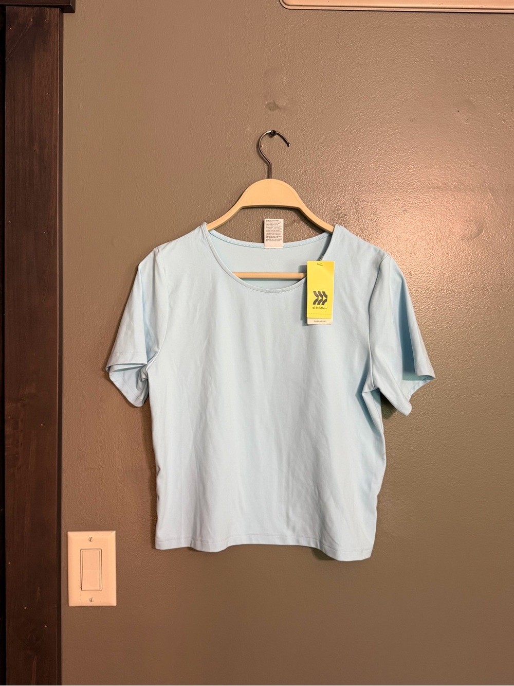 NWT All in Motion Light Blue Short Sleeve Athletic Crop Top Tee - Size L